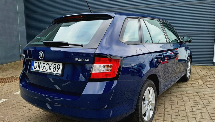 Skoda Fabia cena 33900 przebieg: 123600, rok produkcji 2018 z Szlichtyngowa małe 92